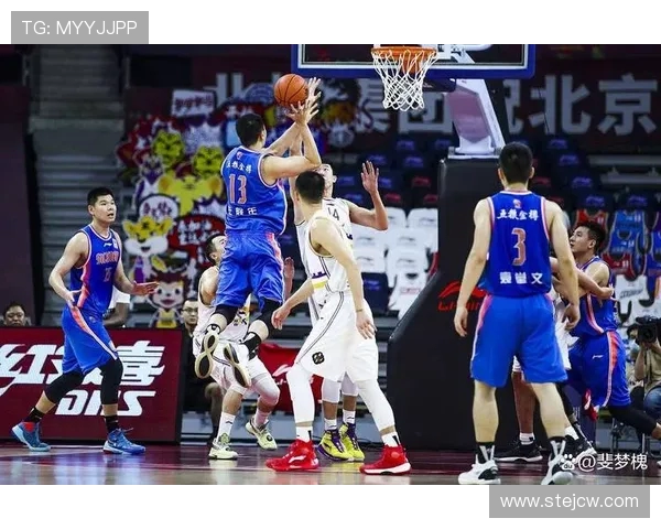 广厦男篮主场热身备战福建冲击三连胜全力以赴再创佳绩